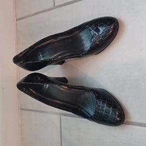 STUART WEITZMAN HEELS